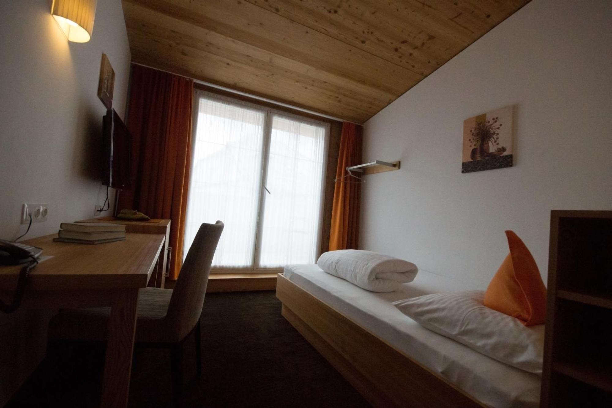 Gasthof Zum Goldenen Loewen Nauders Exterior foto