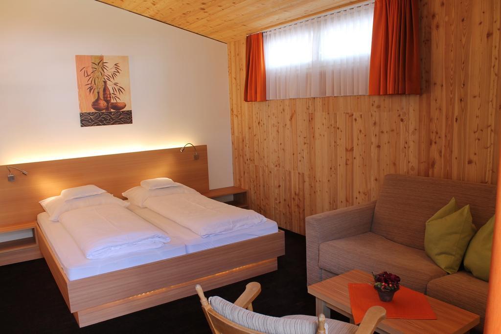 Gasthof Zum Goldenen Loewen Nauders Quarto foto