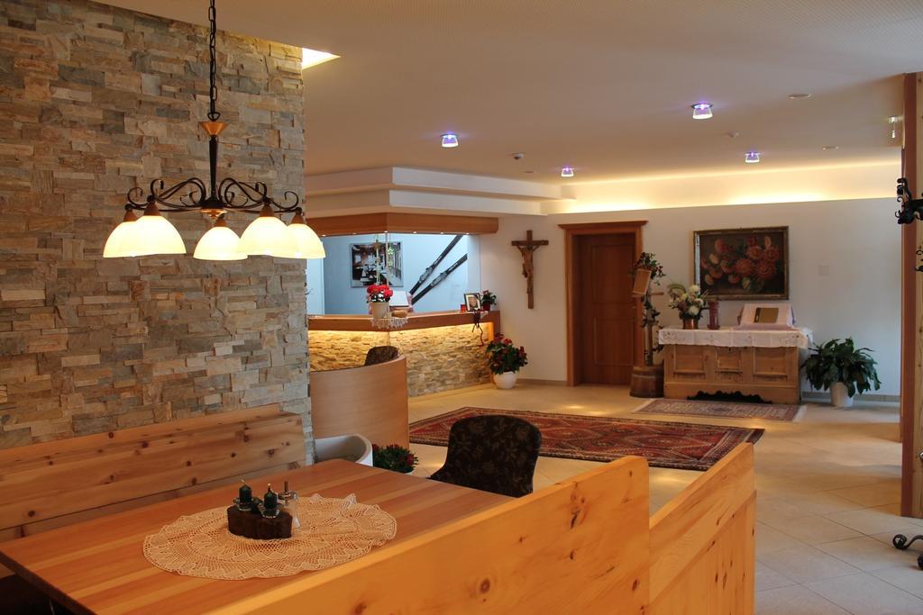 Gasthof Zum Goldenen Loewen Nauders Exterior foto