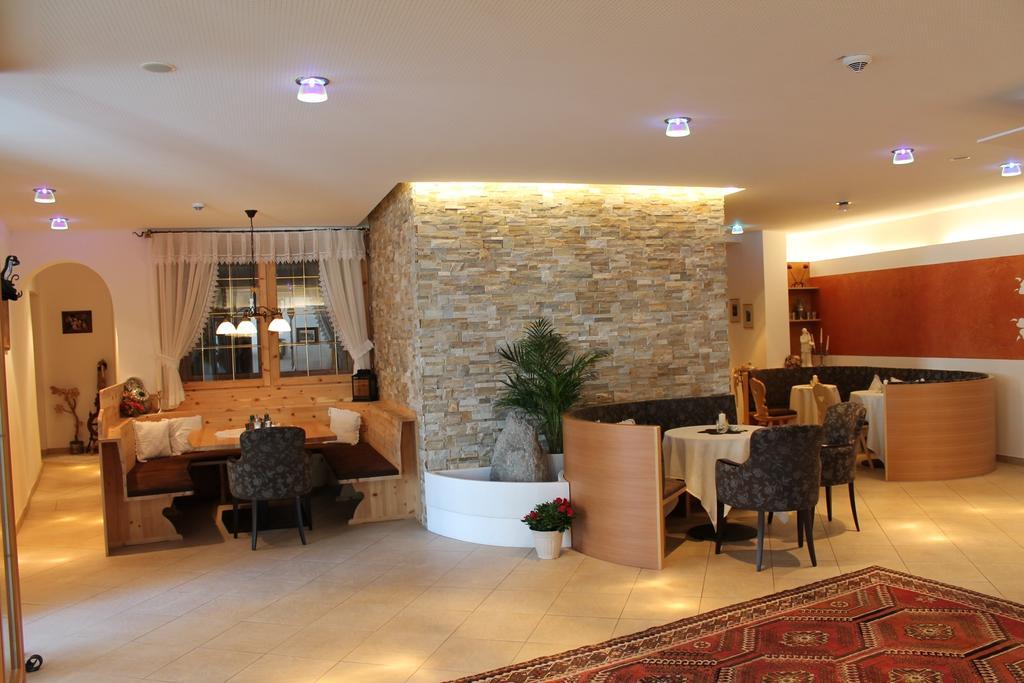 Gasthof Zum Goldenen Loewen Nauders Exterior foto