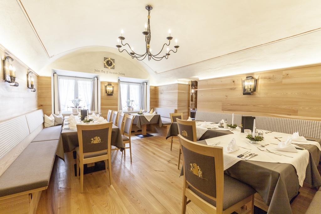 Gasthof Zum Goldenen Loewen Nauders Exterior foto