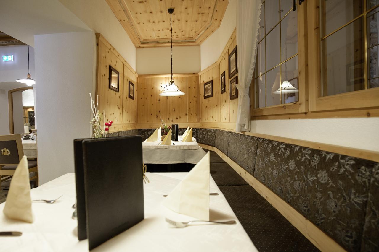 Gasthof Zum Goldenen Loewen Nauders Exterior foto