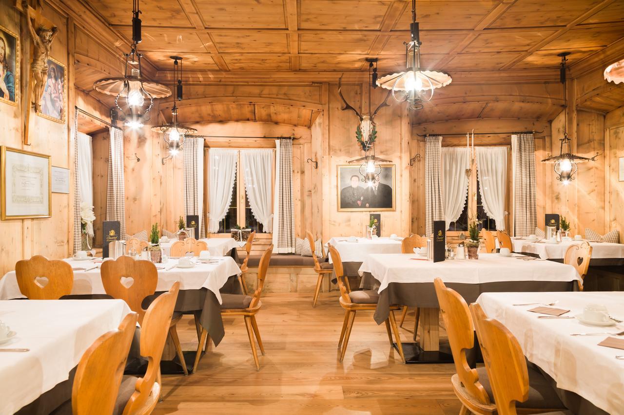 Gasthof Zum Goldenen Loewen Nauders Exterior foto