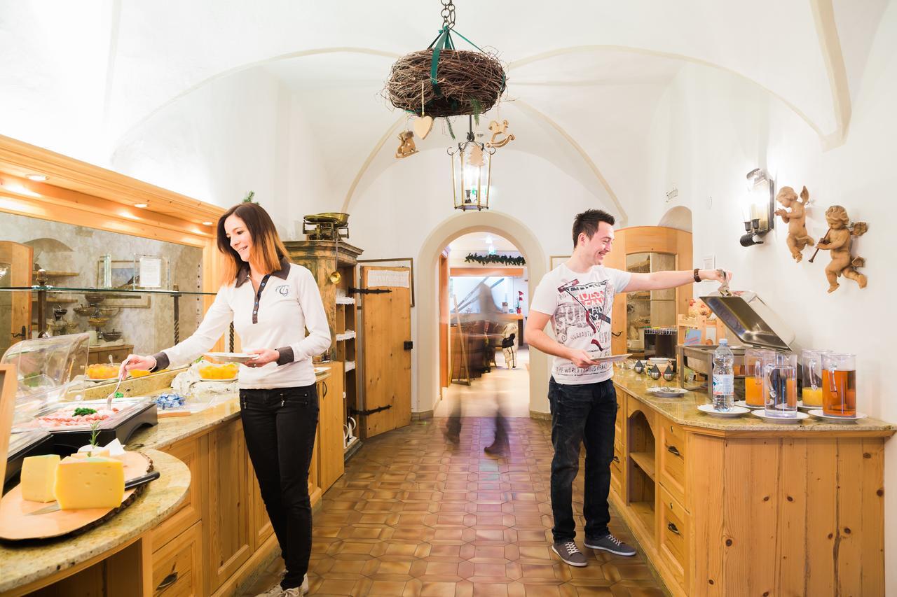 Gasthof Zum Goldenen Loewen Nauders Exterior foto